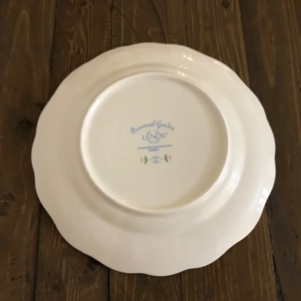 Lenox Provencal Garden Pig Luncheon Salad Accent Plate 9.5” Scalloped